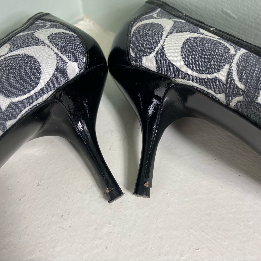 Coach Hayes Peep Open Toe Sz 7.5 Signature Fabric Black Patent Leather Heels - Picture 9 of 12
